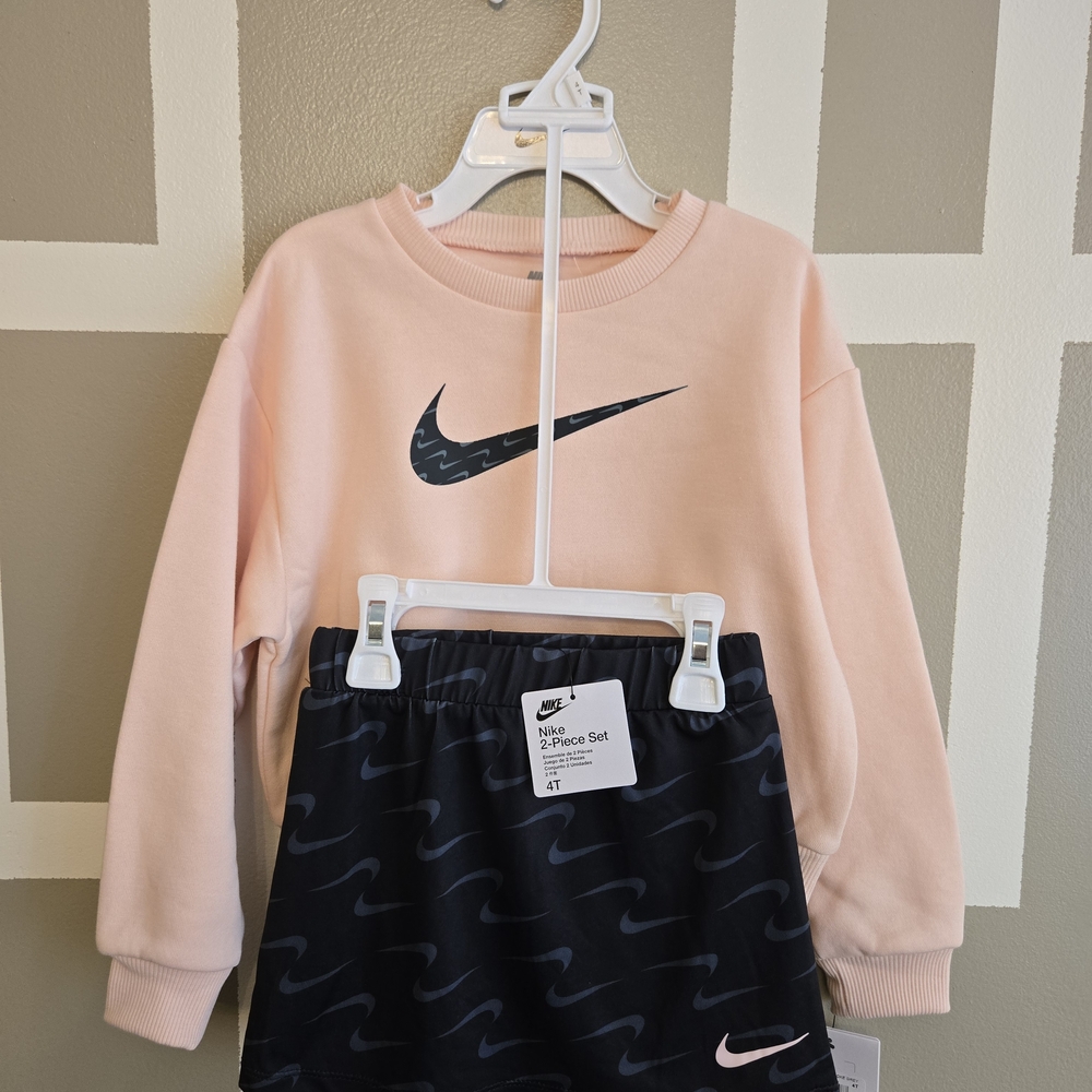 Nike Blush and Black Crewneck - Picture 3 of 5